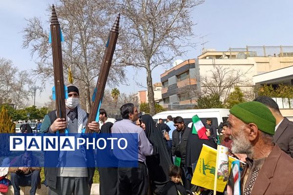 ۲۲ بهمن روز همبستگی و حضور مردم است