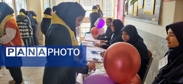 برگزاری بیست‌وهشتمین دوره شورای دانش‌آموزی دبیرستان نمونه دولتی معلم شهرستان ساوجبلاغ