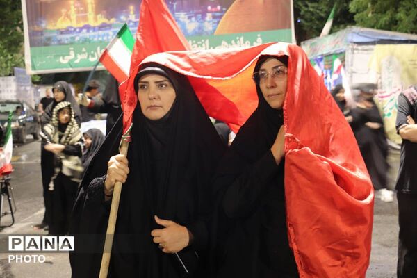 طنین میثاق با رهبر شهید در سوگواره شبانه فرهنگیان و دانش‌آموزان ناحیه ۲ تبریز