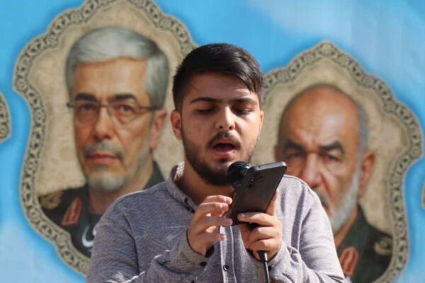 یادواره لاله‌های روشن در مدرسه تیزهوشان شهید بهشتی قرچک