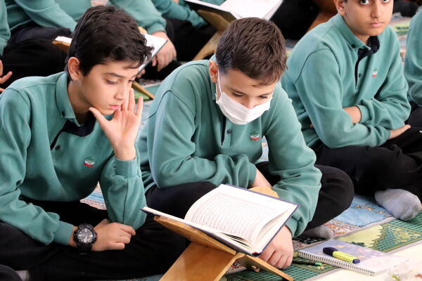 محفل انس با قرآن در مدرسه میثاق مکتب‌الصادق (ع) 