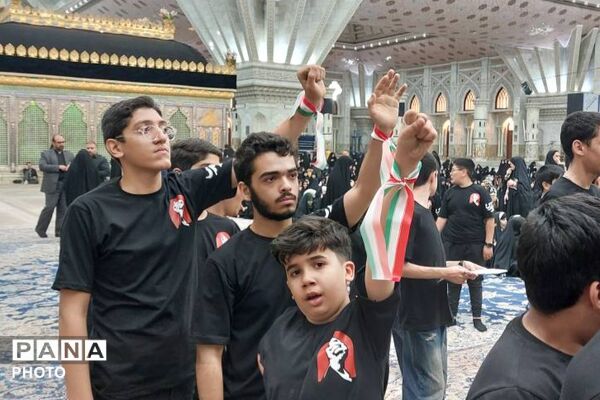 هم‌نوایی دانش‌آموزان منطقه ۵ تهران با سرود «باید برخاست» در سوگواری رهبر شهید
