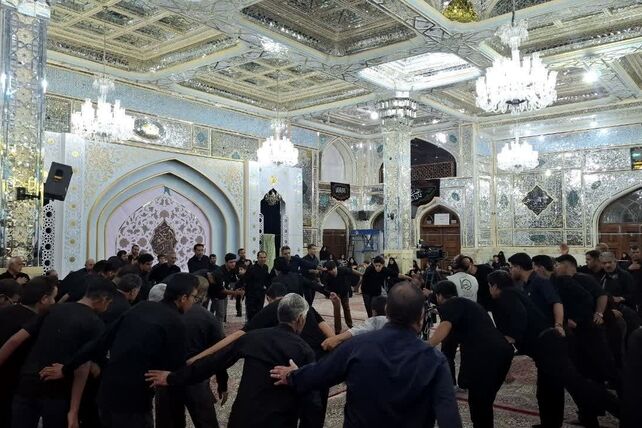 طنین یا حسین در سومین شب محرم از حرم حسین بن الموسی الکاظم (ع)