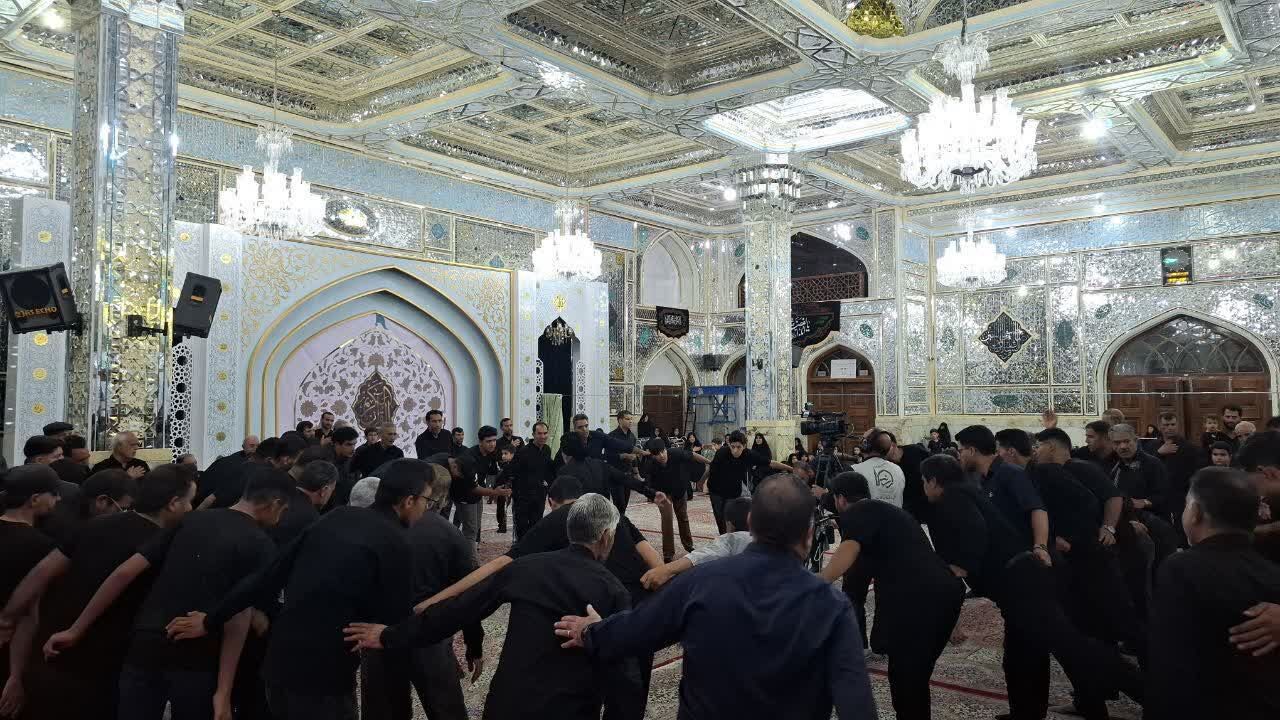 طنین یا حسین در سومین شب محرم از حرم حسین بن الموسی الکاظم (ع)