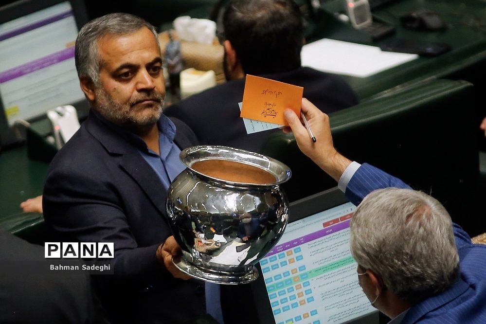 فرآیند اخذ رأی وزرای پیشنهادی در صحن علنی مجلس آغاز شد