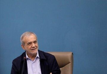 دست در دست هم ایران‌مان را سربلند از طوفان‌ها عبور دهیم