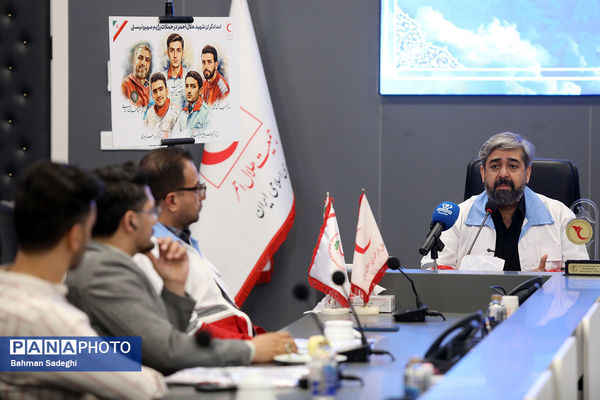 آیین تجلیل از از خبرنگاران هلالیتا