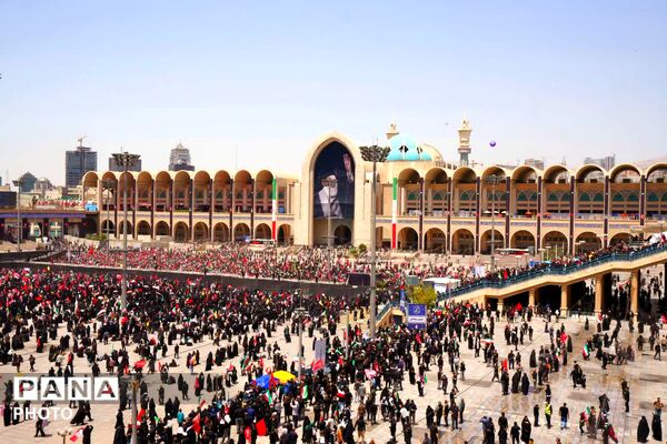 وداع با پیکر مطهر امام شهید در مصلای تهران