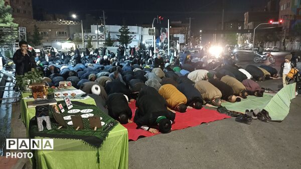 اجتماع مردم هنگام تحویل سال در چهارراه ورزش مشهد