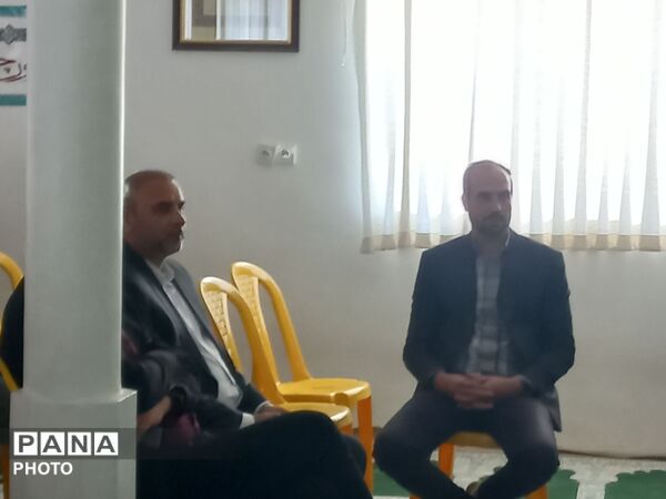 کارگاه آموزش خانواده در دبیرستان نمونه آیت‌الله خامنه‌ای