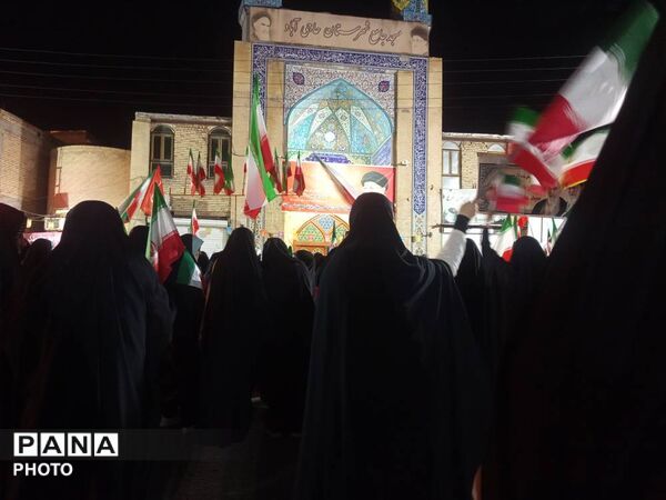 اجلاس سراسری نماز و تجلیل از دانش‌آموزان فعال در حاجی‌آباد