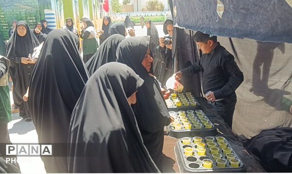 دبستان قائم ناحیه۲ میزبان و خدمتگزار زائران رضوی در محرم حسینی بود 