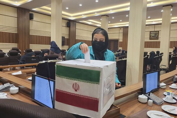 انتخابات شورای دانش آموزی منطقه‌ای با حضور معاون پرورشی و تربیت بدنی ناحیه دو شهرری 