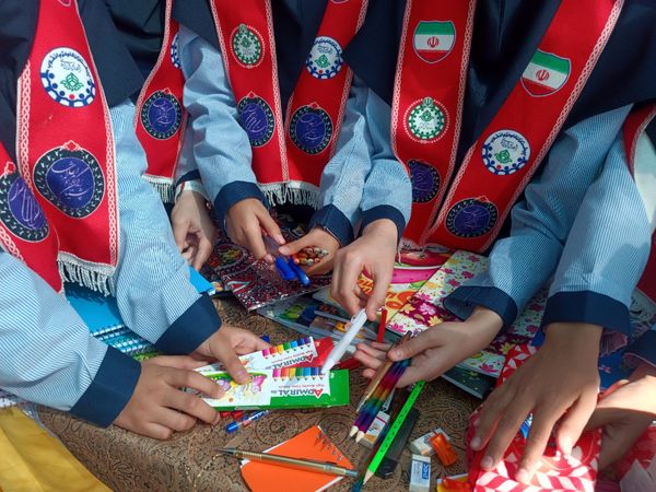 جشن عاطفه ها در دبستان ناهید نخودی