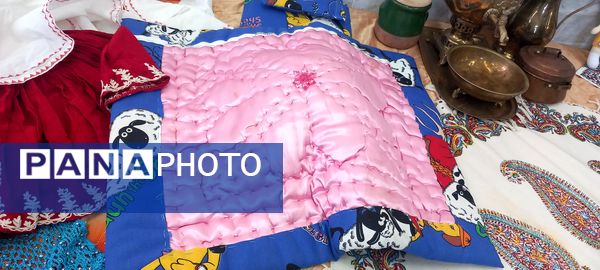 نمایشگاه دست‌سازه‌ها به‌مناسبت دهه فجر در شهر سپیددشت