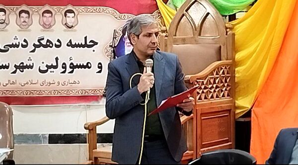 جلسه دهگردشی فرماندار کاشمر در روستای رزق آباد