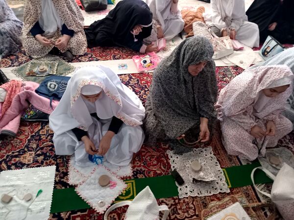 دهه نودی‌ها در نماز عبادی سیاسی جمعه