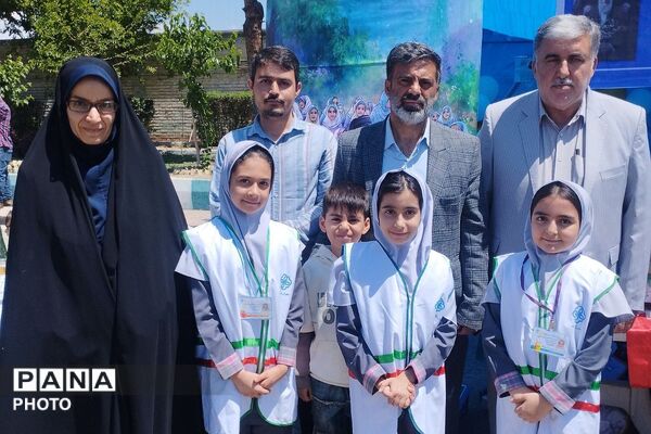 برپایی غرفه پرورشی و سلامت به مناسبت بزرگداشت هفته معلم 