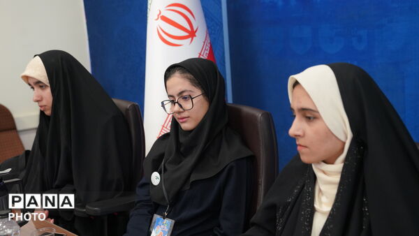 نشست اختتامیه دوازدهمین دوره مجلس دانش آموزی جمهوری اسلامی ایران در استان اصفهان 