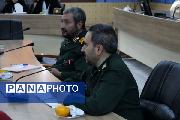 دیدار جمعی از دانش‌آموزان زنجانی با فرمانده سپاه انصارالمهدی 