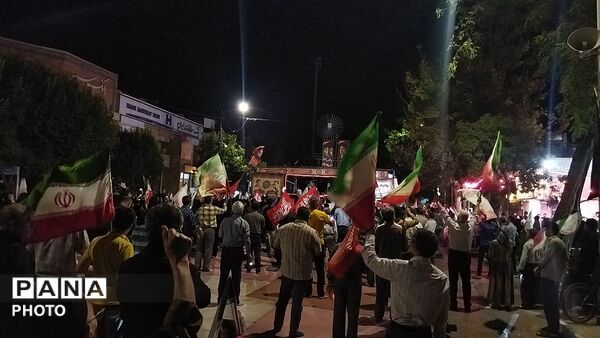 شبِ اشک و عرفان در حسینیه امام خمینی