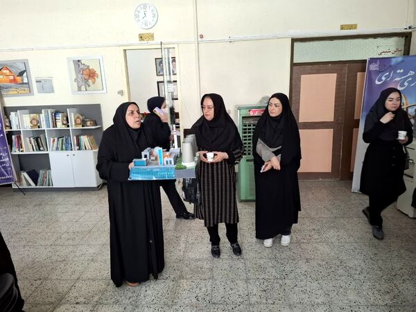 بازدید از پژوهش سرا و آزمایشگاه مرکزی رازی ناحیه ۲ در هفته مشاغل 
