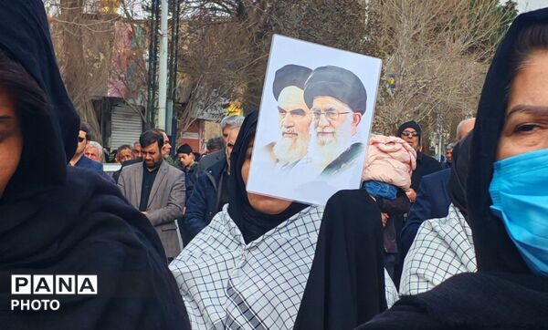 حضور خودجوش مردم نیشابور در سوگواری شهادت رهبر معزز