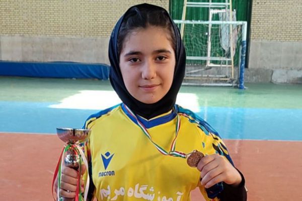 مسابقه فوتسال دانش‌آموزی دختران ابتدایی در بهارستان دو
