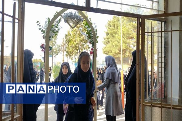 بازگشایی مدارس در دبیرستان دخترانه شهید مجید دهنوی نیشابور