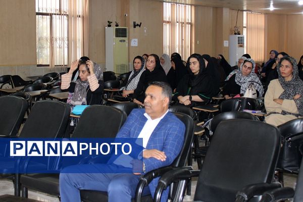 برگزاری جلسه انجمن اولیا دبیرستان شاهد بندرعباس 