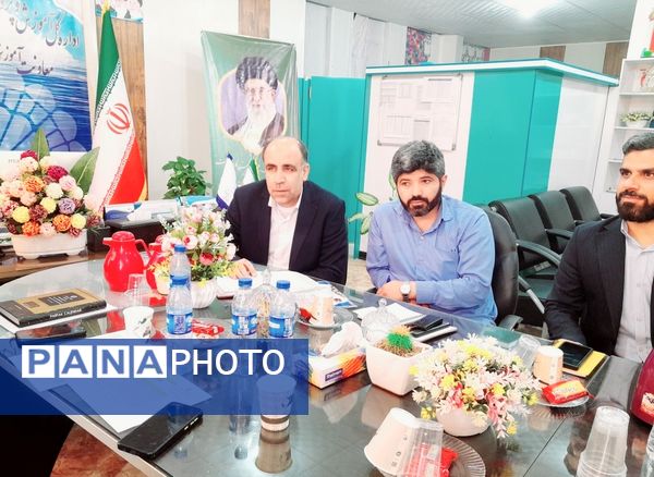 جلسه استانی دومین دوره مسابقه ملی دانش‌آموزان حافظ خوان ایران در بوشهر