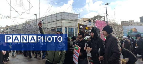 مردم مشهد بار دیگر میهن دوستی خود را به عالمیان نشان دادند