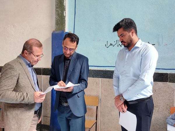 بازدید مدیر آموزش و پرورش سملقان از آزمون های ورودی مدارس تیزهوشان