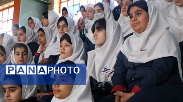 زنگ انقلاب نواخته شد