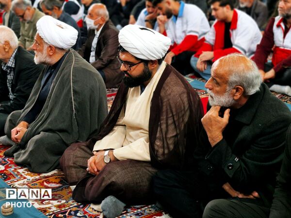 اقامه نمازجمعه با حضور فرهنگیان و دانش‌آموزان در گلوگاه