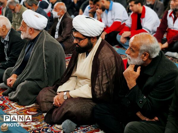 اقامه نمازجمعه با حضور فرهنگیان و دانش‌آموزان در گلوگاه
