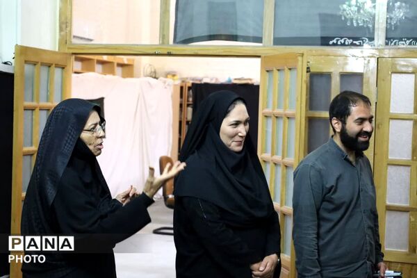  بازدید مدیرکل آموزش و پرورش استان یزد از کلاس‌های جهادی مسجد ملا اسماعیل 