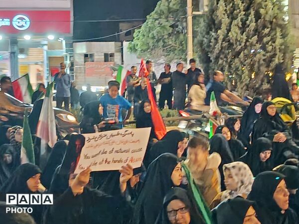 نوای طنین انداز حضور پرشور مردم در شب صد و بیست و هشتم