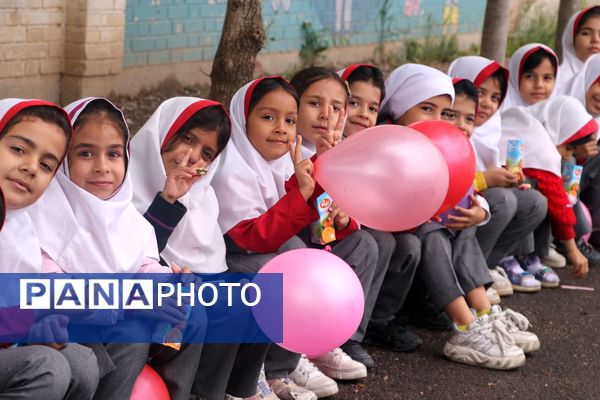 کارناوال شادی سازمان دانش‌آموزی به مناسبت روز دختر در دبستان پیامبر اعظم