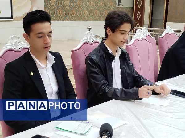 جلسه رؤسای شوراهای دانش‌آموزی مدارس شهرستان کاشمر