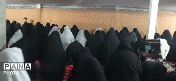 شب زنده داری بانوان روستای جیز آباد در شب های قدر