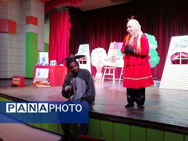 نمایش خاله سوسکه  در کانون پرورش فکری کودکان و نوجوانان 