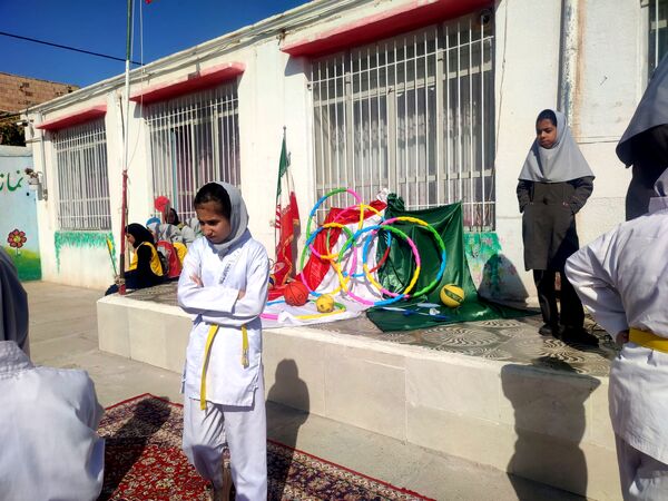 جشن پویایی و تندرستی در فدافن؛ المپیاد ورزشی مدرسه شهید نجفی به راه افتاد