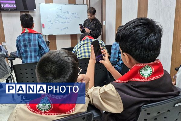 برگزاری کلاس آموزش هوش مصنوعی ویژه پیشتازان منطقه کهریزک 