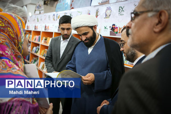 بازدید معاون پرورشی و فرهنگی وزارت آموزش و پرورش از سی‌وپنجمین نمایشگاه بین‌المللی کتاب تهران