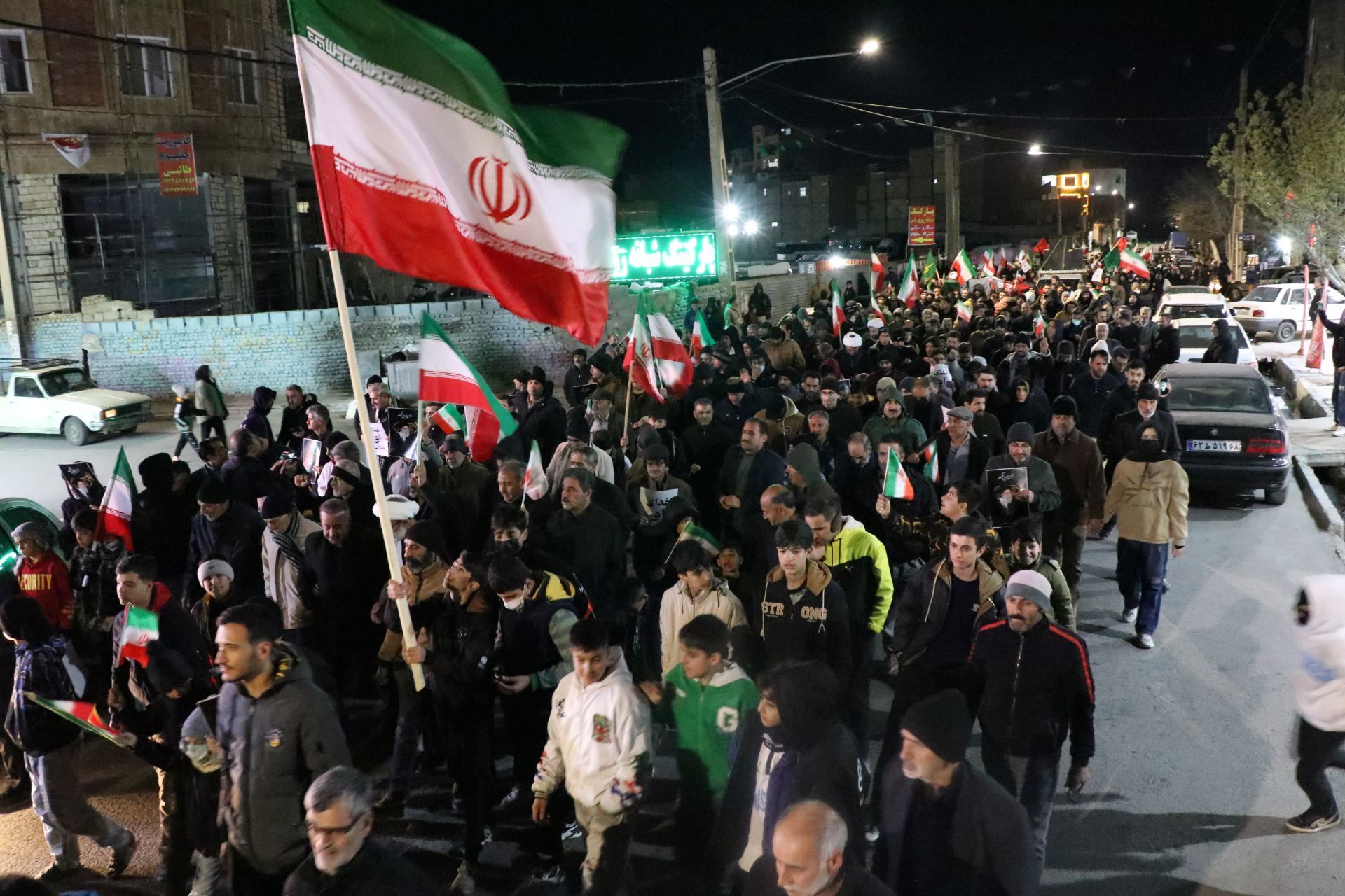 خرمدشت کرج یک‌صدا در عزای رهبر شهید امت انقلاب