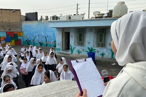 کودکان غرفه‌داران جشن میلاد موعود