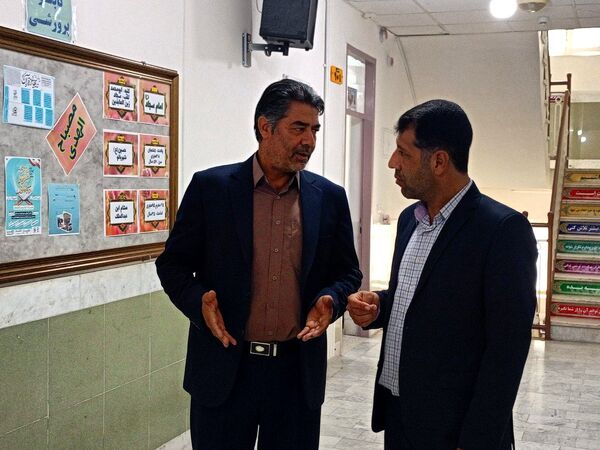 آزمون سنجش در دبیرستان میثاق 
