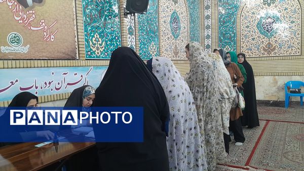 حضور پرشور مردم‌کرج پای‌صندوق‌های رای‌گیری  