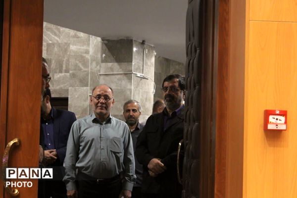 رونمایی از نخستین جلد دانشنامه دفاع مقدس استان قم